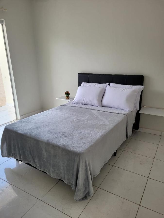 Sobrado 4 Amplo E Confortavel Em Condominio Corumbá Exteriér fotografie